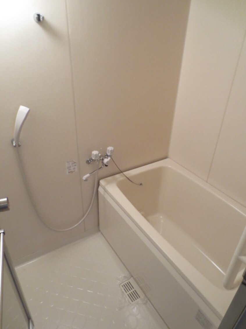 バス／シャワールーム等 エメロードおおとり