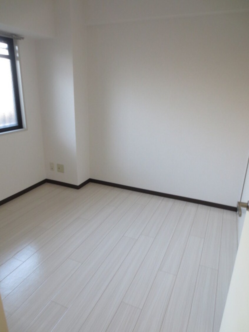 居室 エメロードおおとり