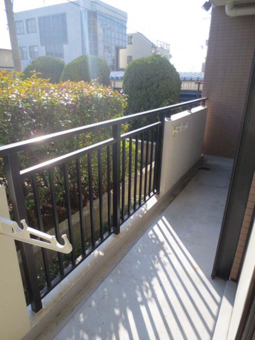 ベランダ・バルコニー エメロードおおとり