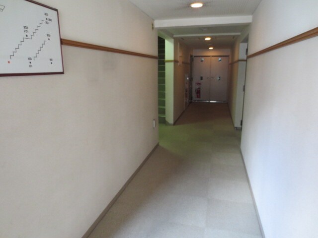 エントランス部分 ﾌﾟｰﾙ･ﾄｩｼﾞｭｰﾙ甲子園花園町