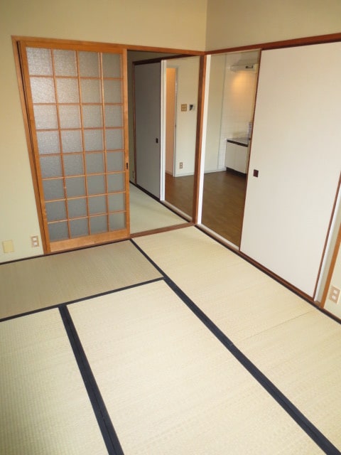 居室 足立ハイツ竹田