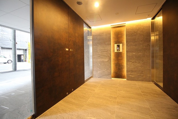 エントランス部分 ｱｸｱﾌﾟﾚｲｽ京都二条城北(203)