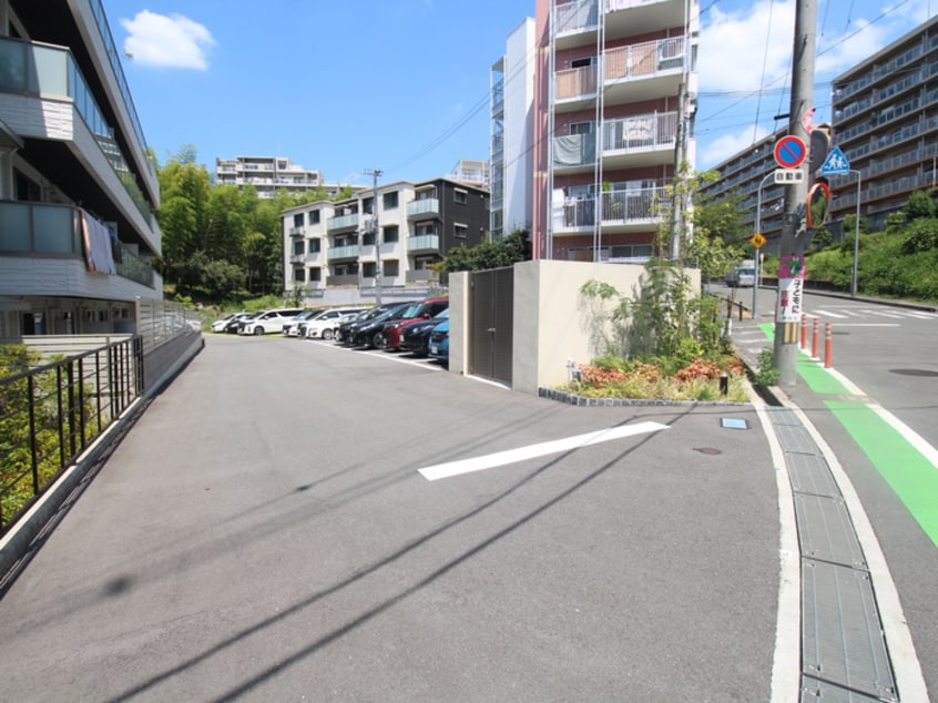 駐車場 シャーメゾン桃李