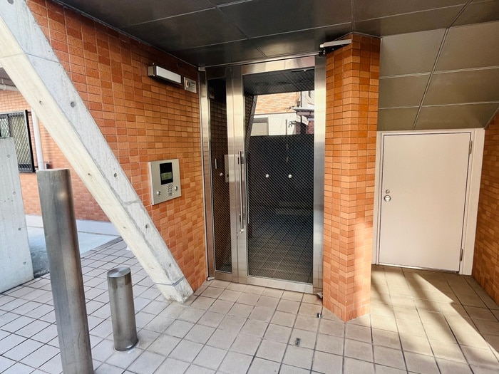 エントランス部分 コ－ラル西宮