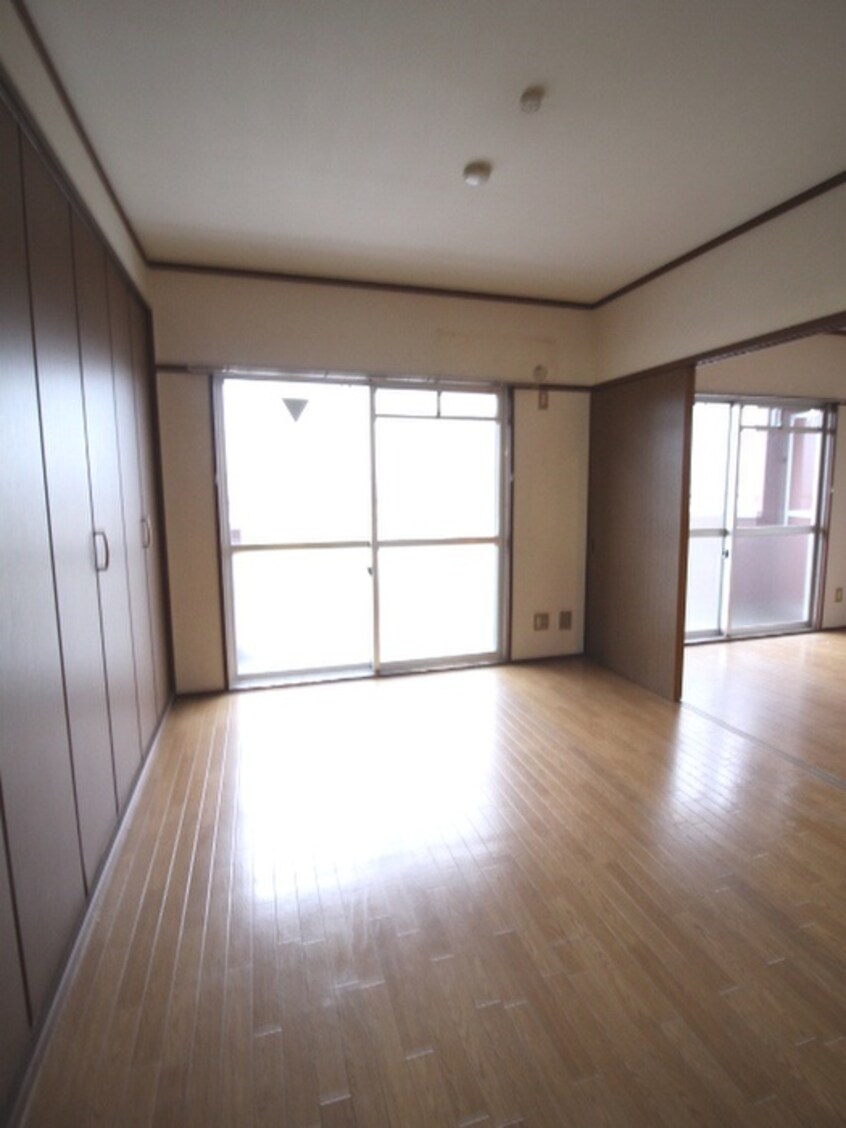 居室 インペリアル中田