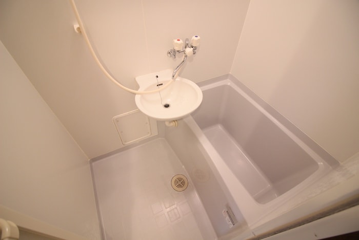 バス／シャワールーム等 アンプル－ルフェ－ルカメリア