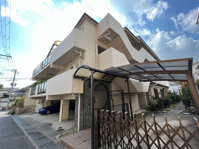 外観写真 ＩＶＹ　ＣＯＵＲＴ　Ａ