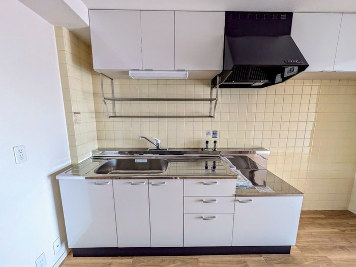 キッチン ＩＶＹ　ＣＯＵＲＴ　Ａ