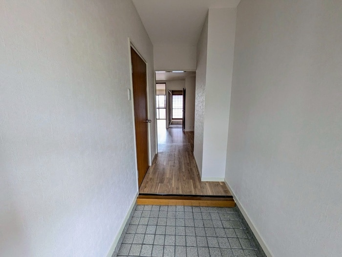 玄関 ＩＶＹ　ＣＯＵＲＴ　Ａ