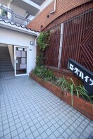 エントランス部分 ローズハイツ