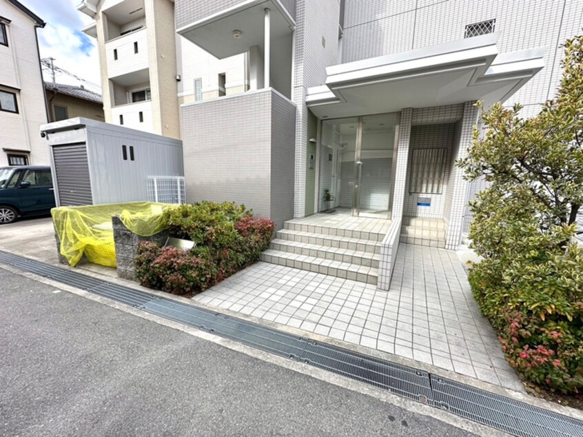 エントランス部分 サンプレイス