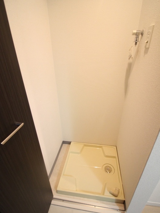 洗濯機置場 ｸﾚｱ-ﾄ大阪ﾄｩ-ﾙﾋﾞﾖﾝ(704)