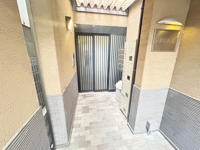 エントランス部分 アドミ西院