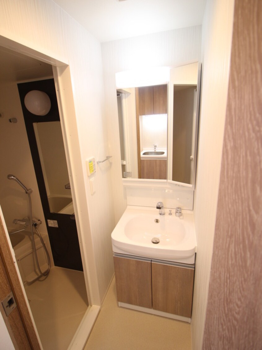 洗面 ﾚｼﾞｭｰﾙｱｯｼｭ塚本Ⅱ（1102）