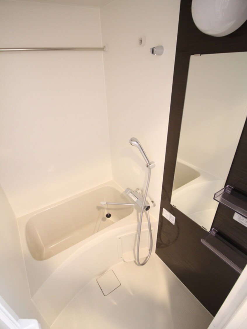 バス／シャワールーム等 ﾚｼﾞｭｰﾙｱｯｼｭ塚本Ⅱ（1102）