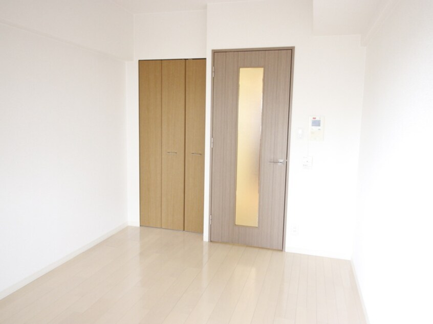 居室 ﾗｲｼﾞﾝｸﾞｺ-ﾄ岸里玉出駅前(803)