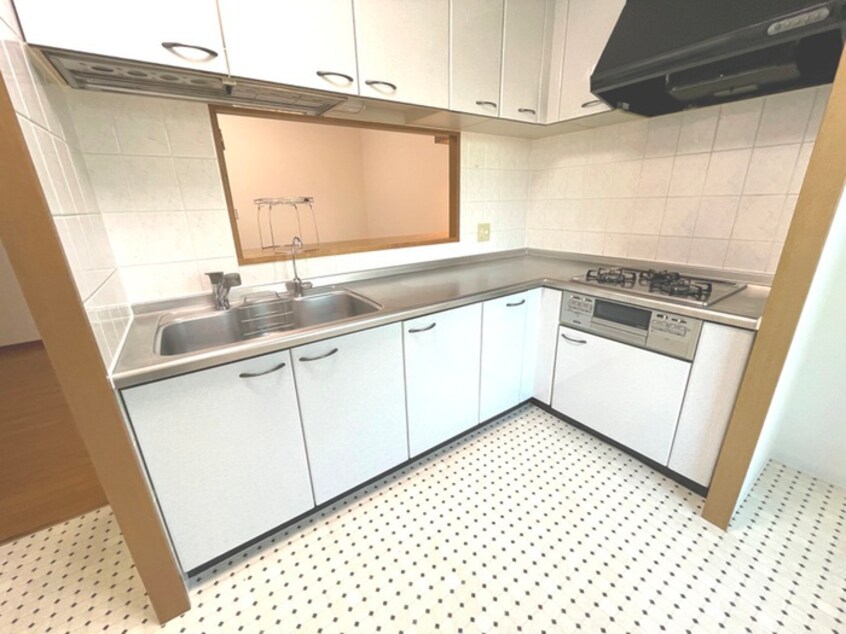 キッチン ﾌｧﾐｰﾙ江坂ｼﾃｨﾌﾟﾚｲｽ(1302)