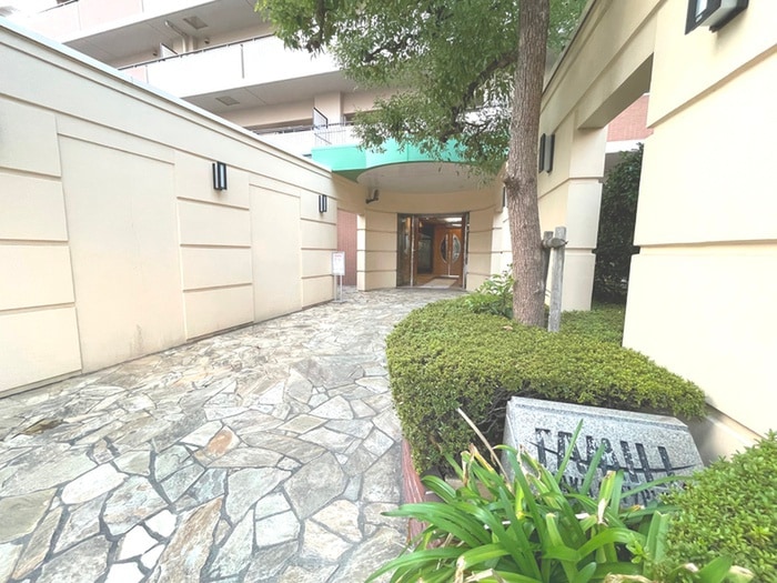 エントランス部分 ﾌｧﾐｰﾙ江坂ｼﾃｨﾌﾟﾚｲｽ(1302)