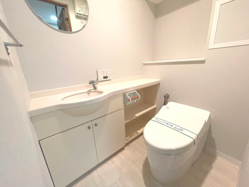 トイレ ﾌｧﾐｰﾙ江坂ｼﾃｨﾌﾟﾚｲｽ(1302)