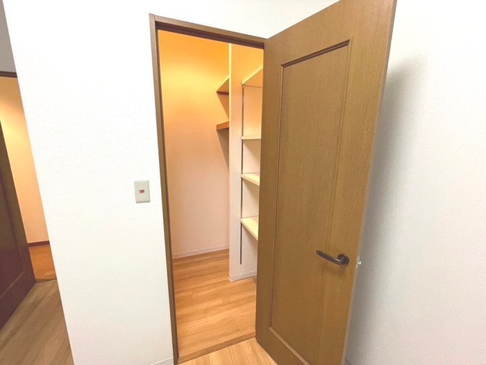 収納 ﾌｧﾐｰﾙ江坂ｼﾃｨﾌﾟﾚｲｽ(1302)