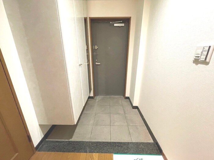 玄関 ﾌｧﾐｰﾙ江坂ｼﾃｨﾌﾟﾚｲｽ(1302)