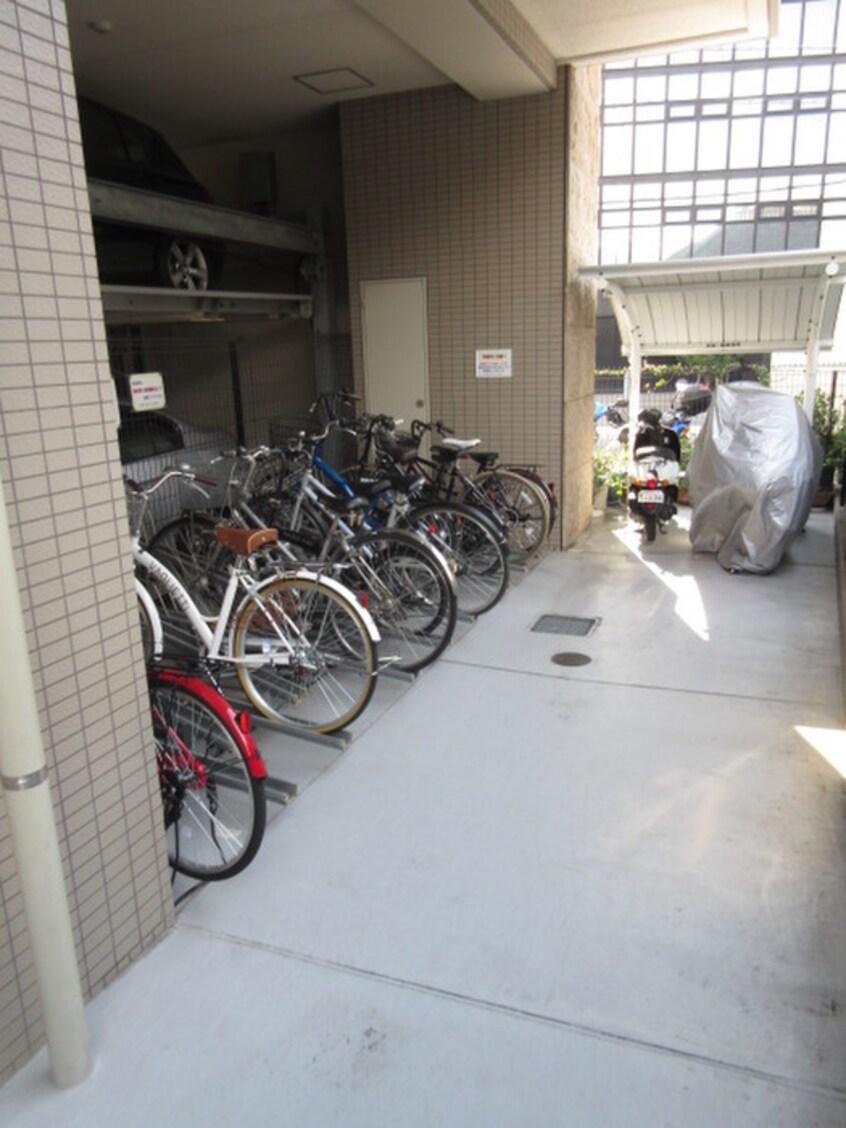 駐輪場 ＴＯＭＯＤＯＡＬ北梅田