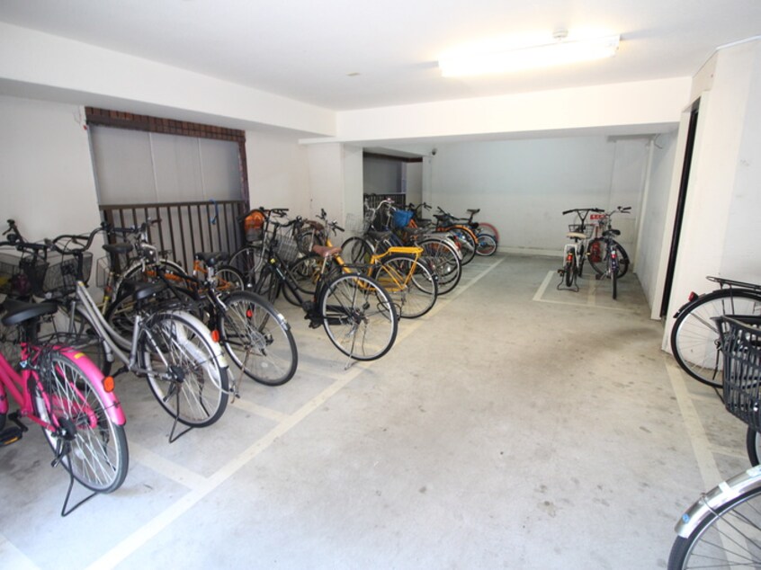 駐輪場 ファクト十三