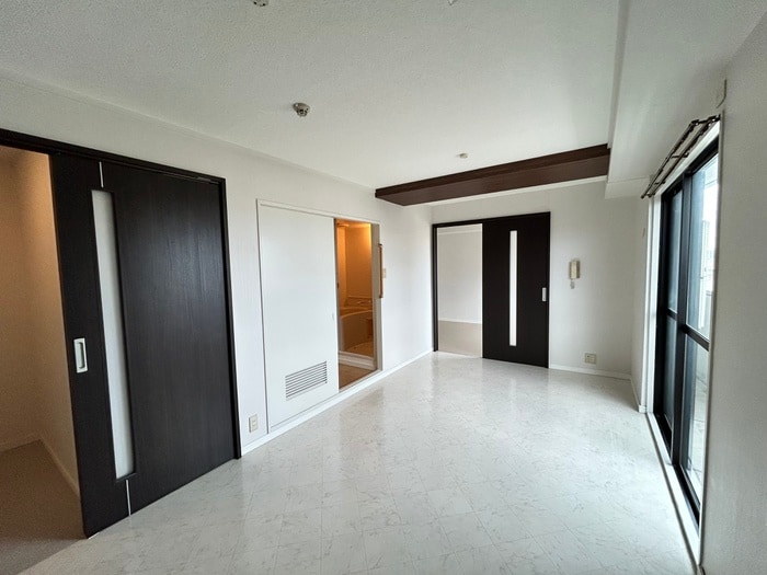 居室 リビングサロンビル