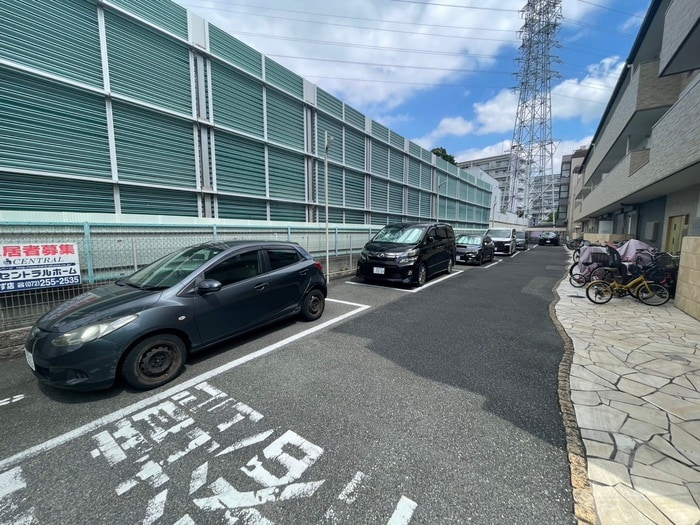 駐車場 フローレンスいずみ