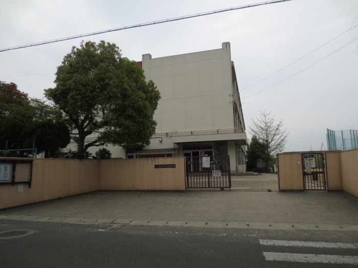 招提中学校(中学校/中等教育学校)まで230m サニーフラットⅡ