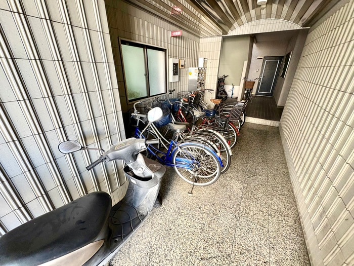 駐輪場 フォックスムーア