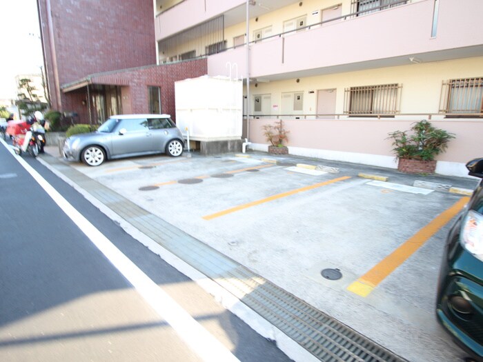 駐車場 カワトコーポラス