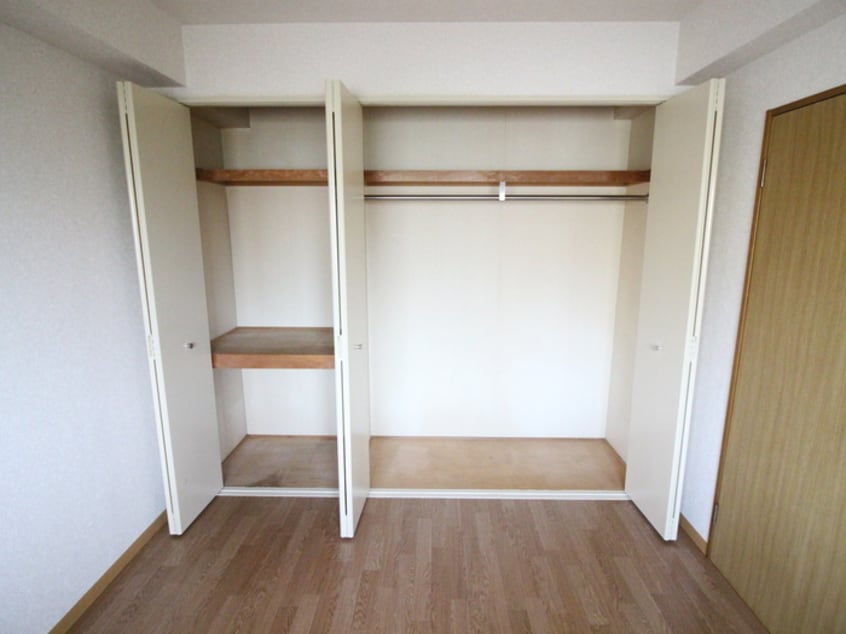 収納 エスポワ－ル２１