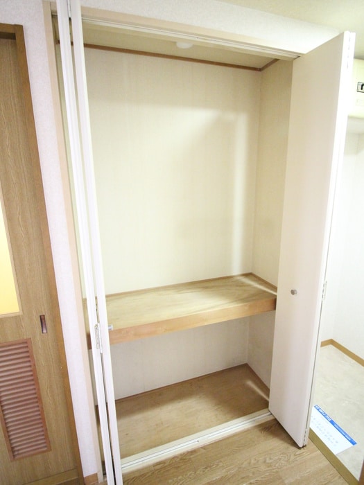 収納 エスポワ－ル２１