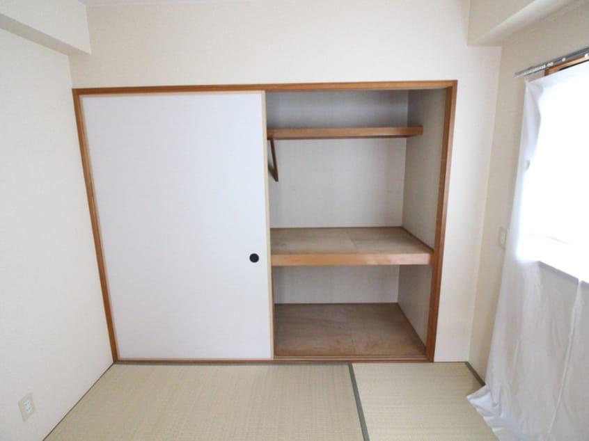 収納 エスポワ－ル２１