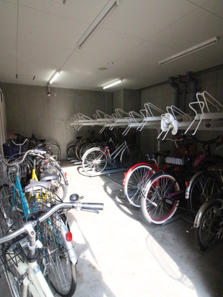 駐輪場 ルクレ西長堀