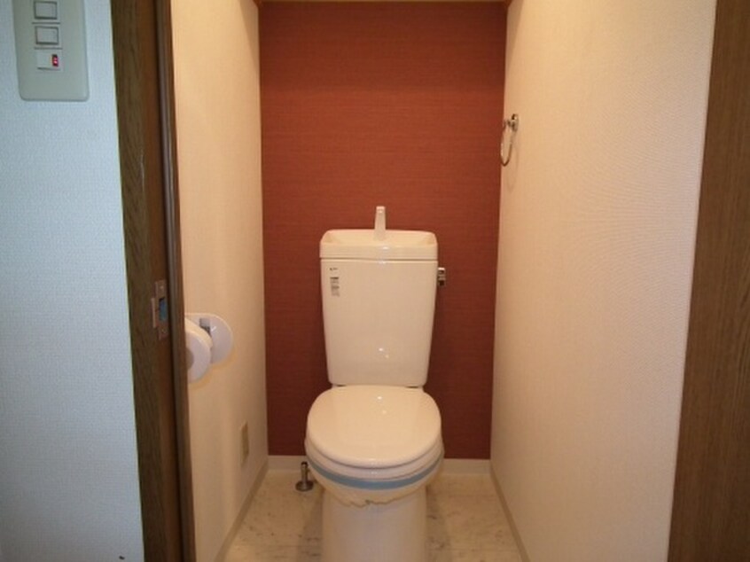 トイレ ロイヤルシャト－