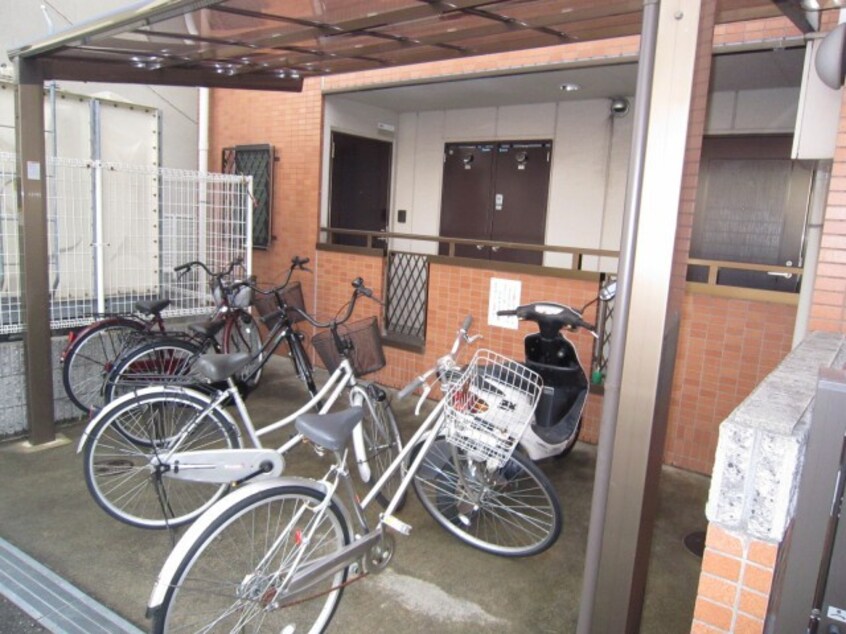 駐輪場 ロイヤル和光