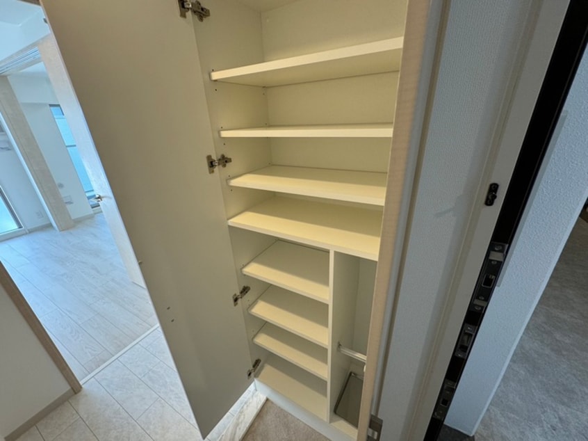 靴箱 ｴｽﾃﾑｺｰﾄ難波Ⅵｴﾝﾄ(1004)