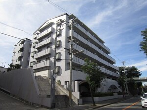 セクレア新千里北町(404)