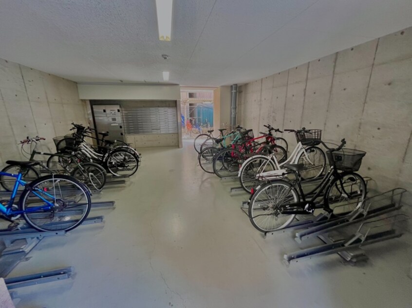 駐輪場 Uresidence京橋