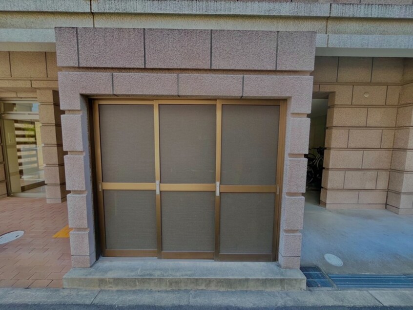 バイク置き場 Uresidence京橋