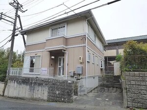 仰木の里東8貸家
