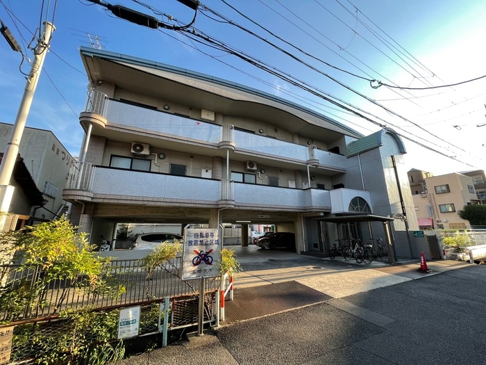 外観写真 ファミ－ル１６