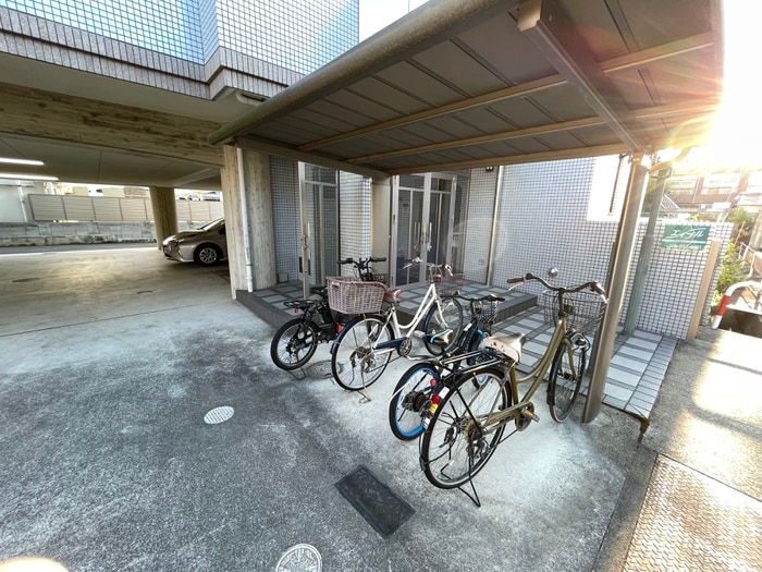 駐輪場 ファミ－ル１６