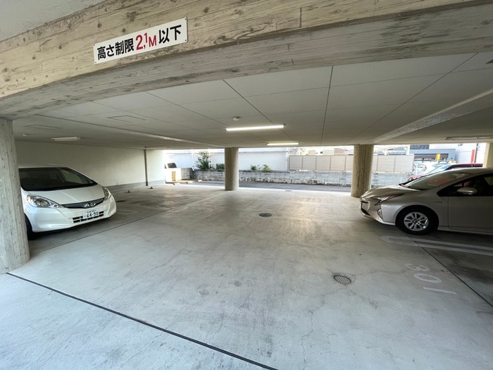 駐車場 ファミ－ル１６