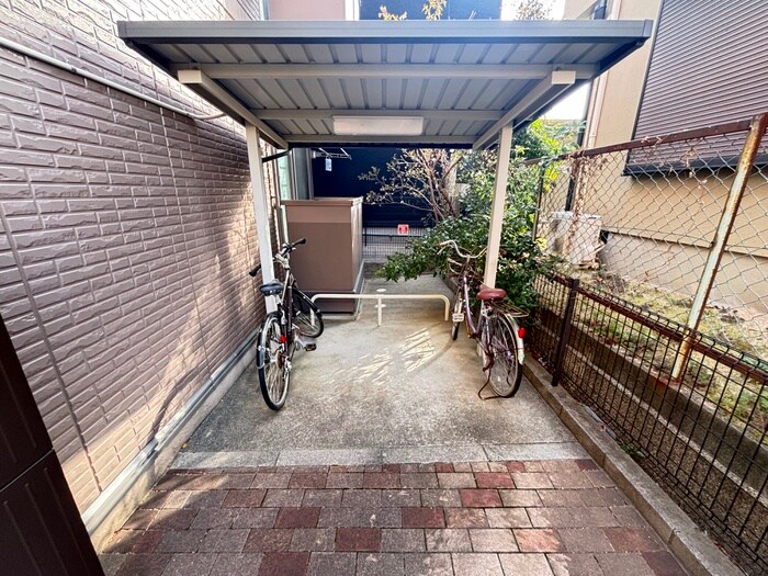 駐輪場 セジュ－ル夙川