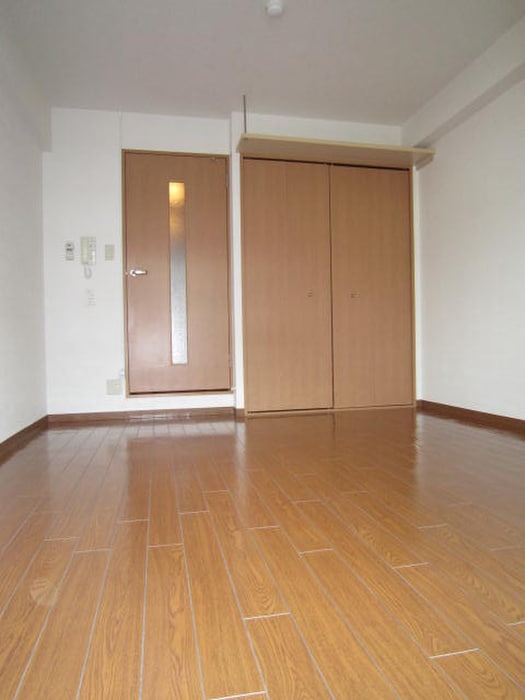 居室 ア－ト衣笠