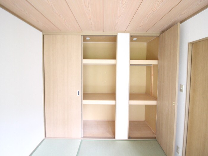 収納 ラークコート山本