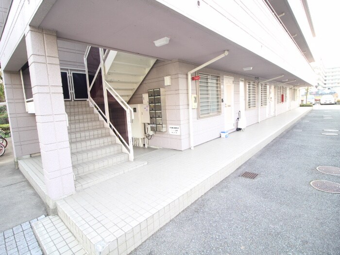 エントランス部分 ラークコート山本